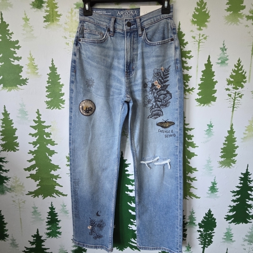 Arizona Juniors Womens Highest Rise Straight Leg Jean